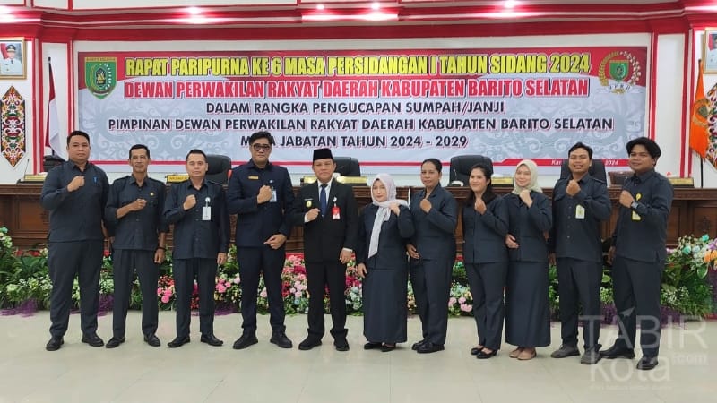 Hadiri Pengambilan Sumpah Pimpinan DPRD, Pj Bupati Barsel Komitmen Tingkatkan Sinergi dan Kolaborasi