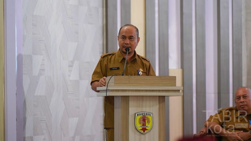 Buka Sosialisasi Realisasi dan Pelaporan DD, Pjs Bupati HST Ingatkan Peran Penting Desa dalam Pembangunan