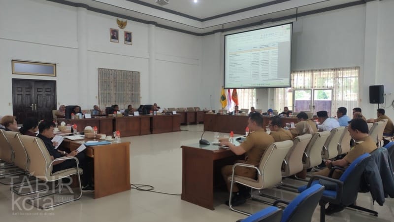 DPRD Barsel Gelar Rapat Banggar Pembahasan Ranperda APBD 2025