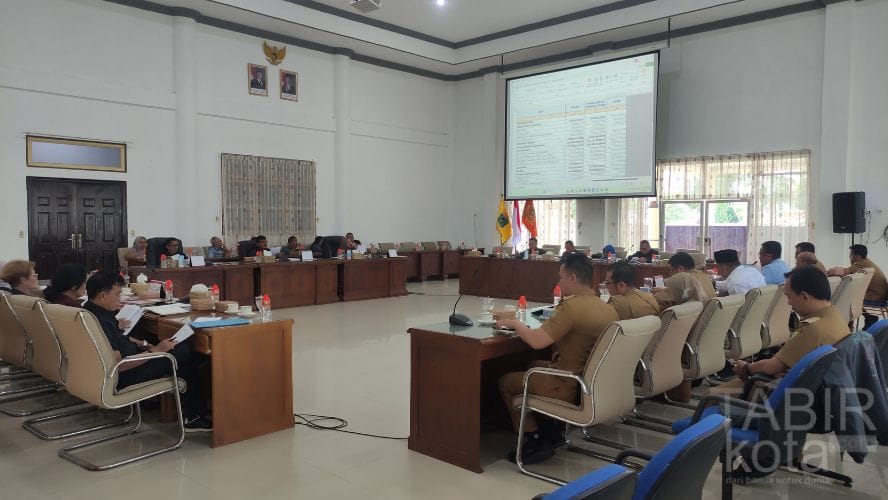 Bahas KUA-PPAS Tahun Anggaran 2025, DPRD Barsel Gelar Rapat Bersama TPAD