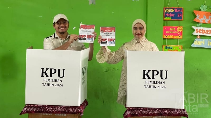 Mencoblos di TPS 002 Barabai Timur, Bupati HST Ajak Warga Gunakan Hak Pilih