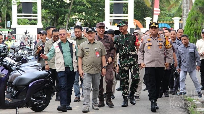 Pantau Pelaksanaan Pilkada Serentak, Pj Bupati Barsel Apresiasi Antusias Masyarakat