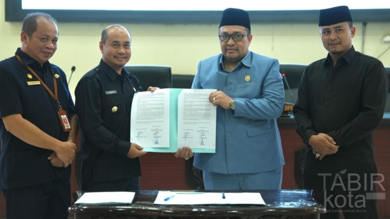 Hadiri Rapat Paripurna, Pjs Bupati HST: Kolaborasi Kunci Keberhasilan