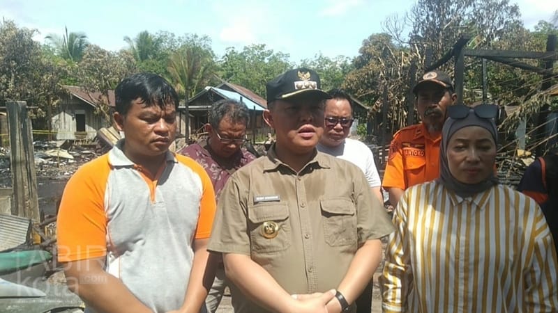 Pemkab Barsel Salurkan Bantuan Korban Kebakaran di Mabuan