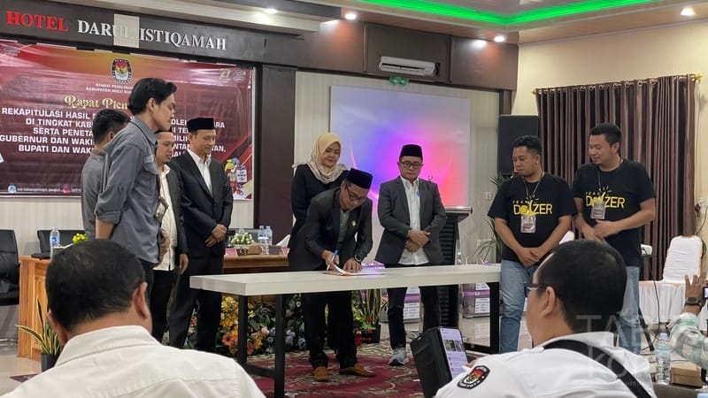 Raih 74.734 Suara Sah, KPU Tetapkan Rizal-Rosyadi Unggul di Pilkada HST