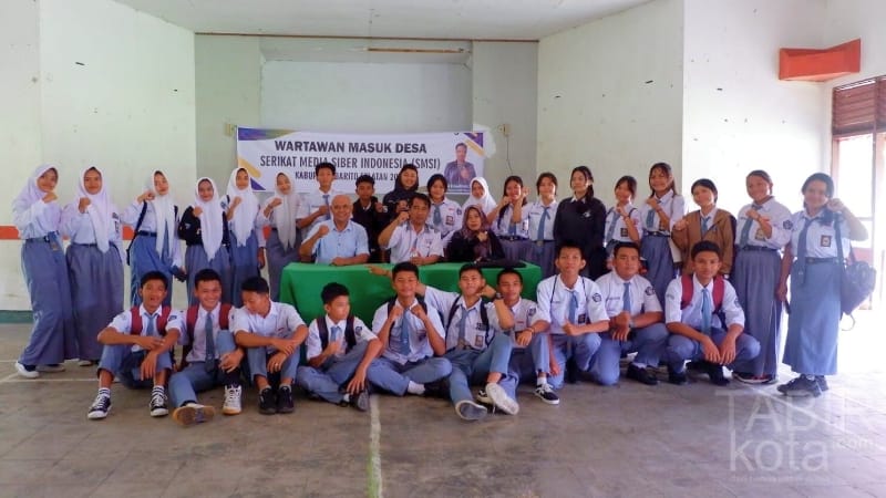 Pelajar SMKN 2 Sababilah Ikuti Pelatihan Jurnalistik SMSI Barsel