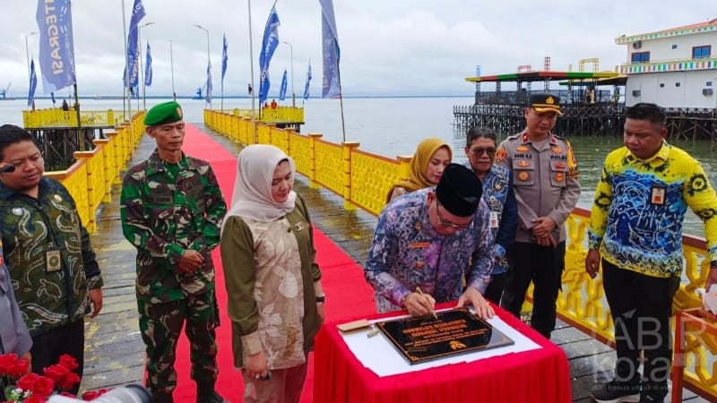 Resmikan Dermaga Terpadu, Bupati Kotabaru Harap Tingkatkan Pelayanan Transportasi Laut