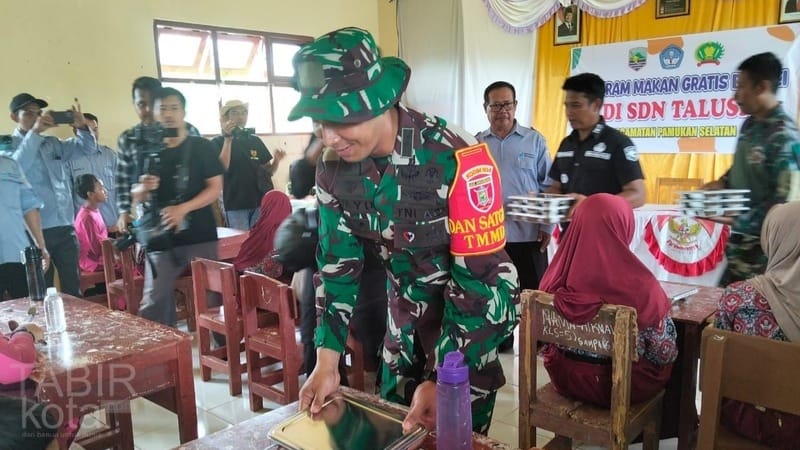 TMMD ke-123 di Kotabaru, Satgas Gelar Uji Coba Makan Begizi Gratis