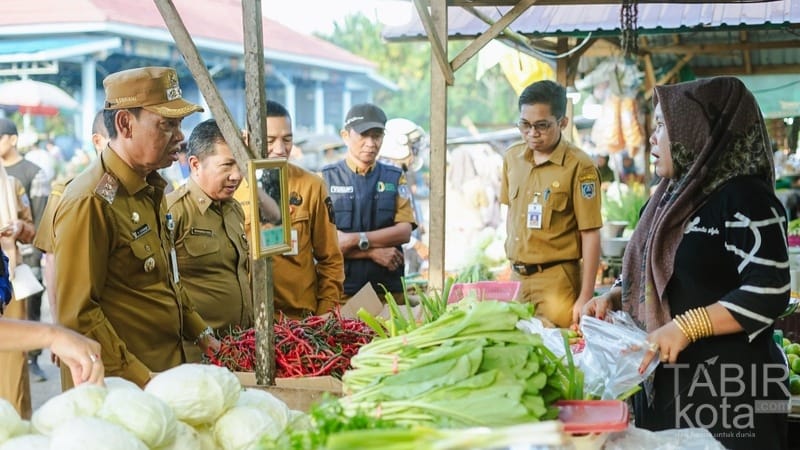 Jelang Ramadhan, Wabup HSS Pantau Harga dan Stok Bahan Pokok