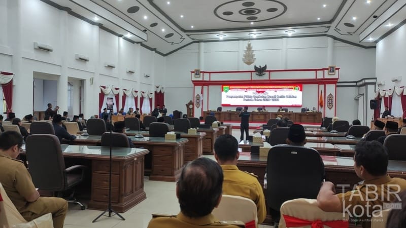 DPRD Barsel Gelar Paripurna Agenda Penyampaian Pidato Perdana Bupati