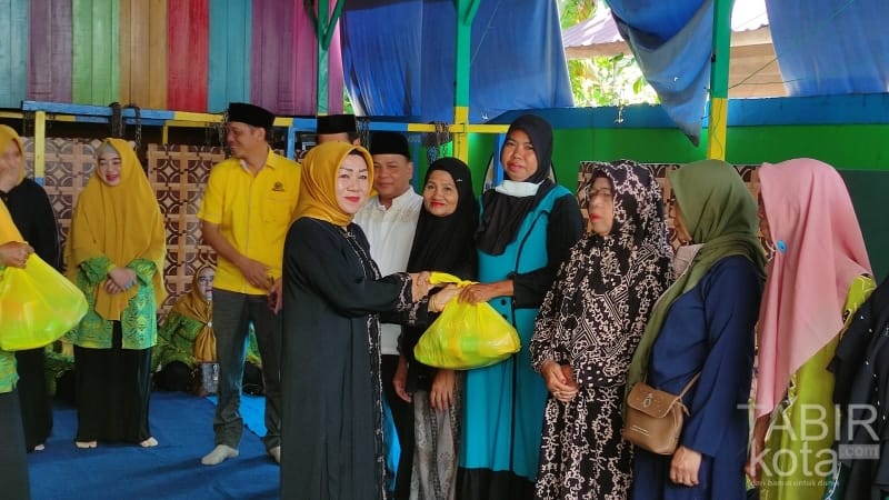 Hadiri Pembagian Sembako dari Pengajian Al-Hidayah Barsel, DPRD Apresiasi Kegiatan