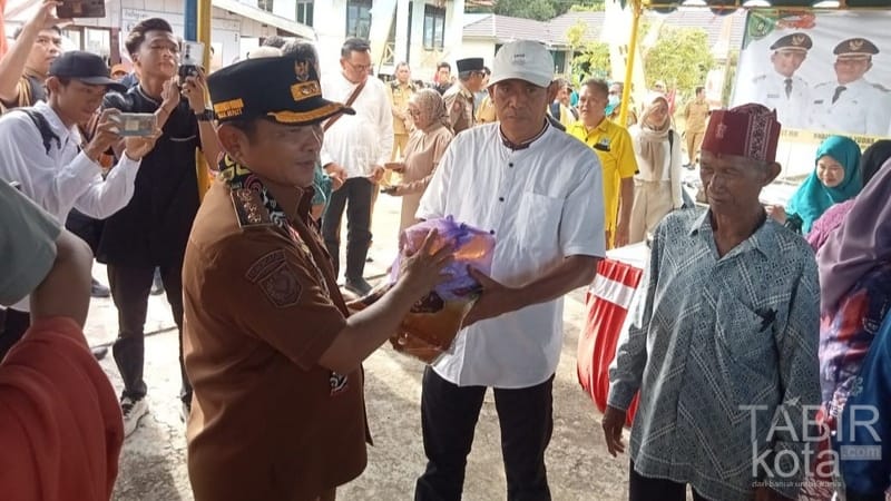 Safari Ramadhan, Pemkab Barsel Gelar Pasar Murah di Mengkatip