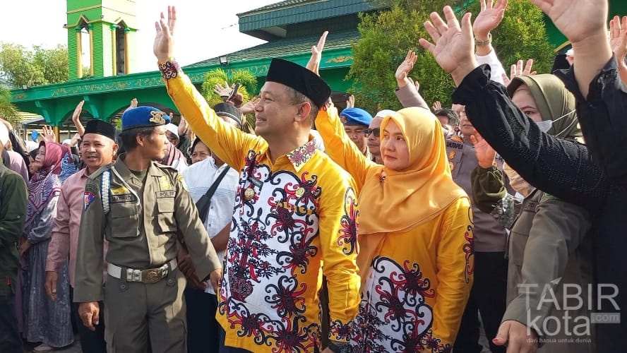 Bupati Barsel Lepas Keberangkatan 129 Jamaah Haji