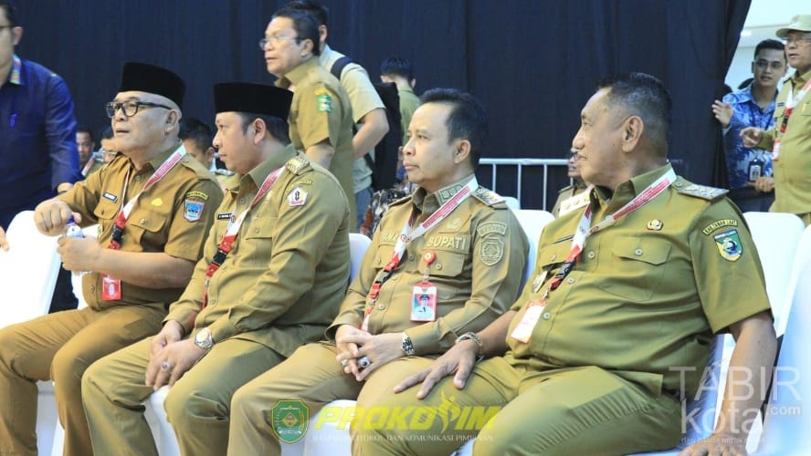 Hadiri Sarasehan Kebangsaan MPR RI, Bupati Tapin Tegaskan Pentingnya Perkuat Ideologi Hadapi Tantangan Global