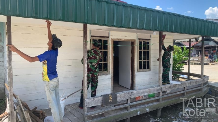 Satgas TMMD Kodim 1012/Buntok Renovasi Mushola di Desa Talio