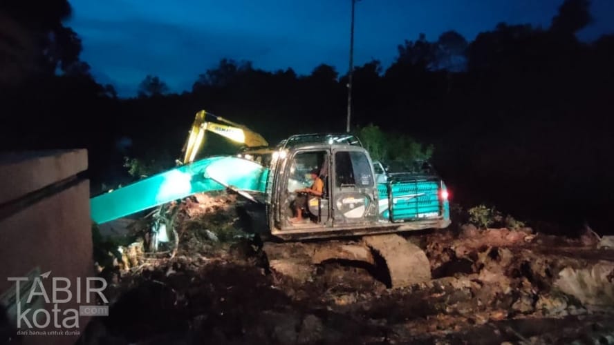 Lembur, Satgas TMMD Kodim 1012/Buntok Lanjutkan Pekerjaan Jalan di Talio