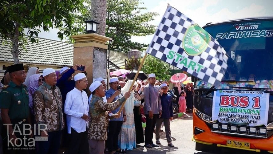 Bupati Tapin Lepas Keberangkatan 135 Calon Jamaah Haji