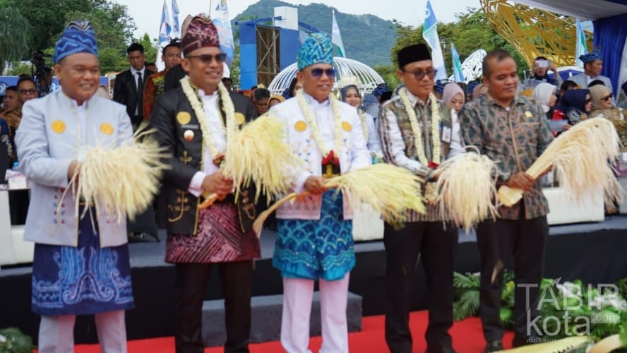 Puncak Harjad ke-75 Kabupaten, Bupati Kotabaru Serukan Semangat Gotong Royong untuk Kemajuan Daerah