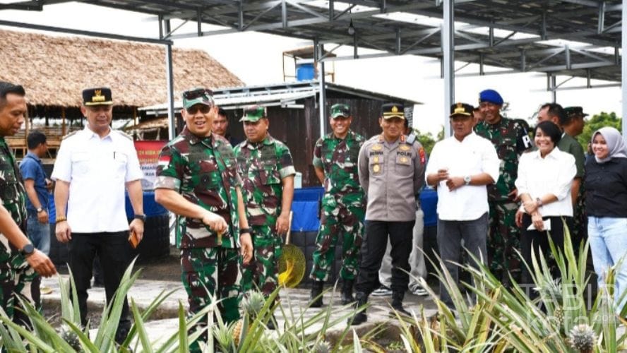 Kunker ke Barsel, Pangdam XI/Tanjungpura Tinjau Kesiapan Upacara Penutupan TMMD ke-124