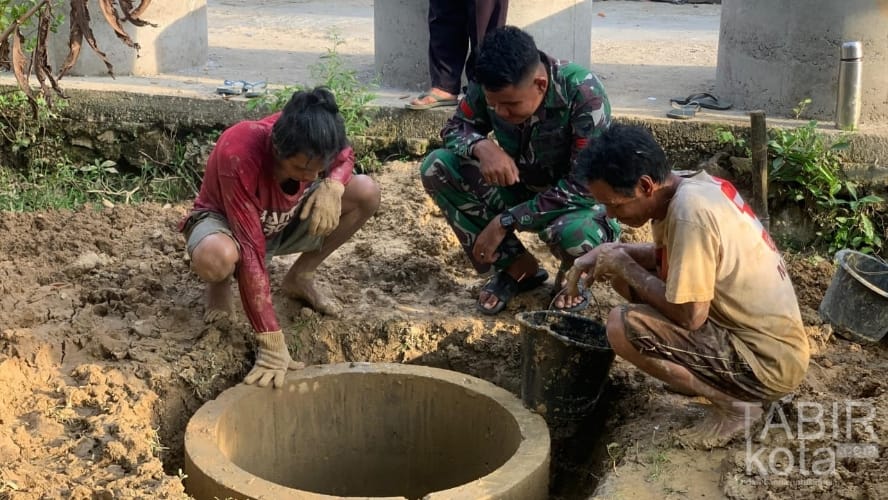 Atasi Krisis Air, Satgas TMMD Kodim 1012/Buntok Bangun Sumur Galian