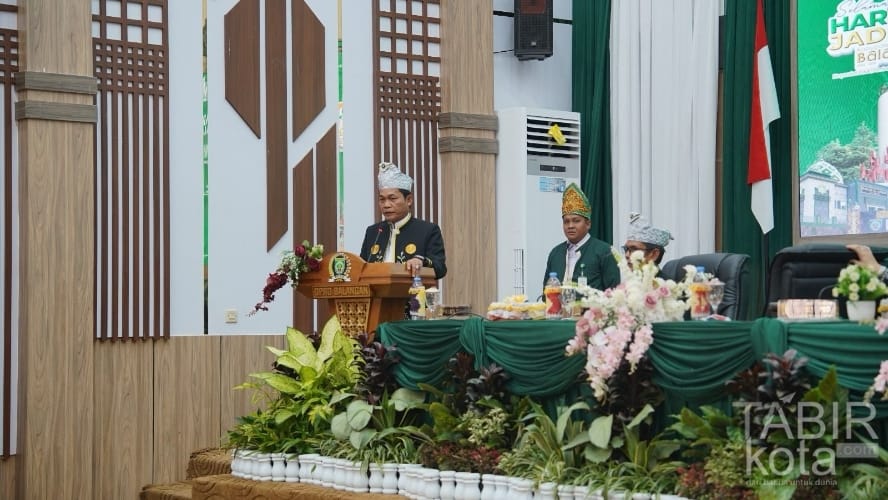 Hadiri Paripurna Peringatan Harjad ke-22, Bupati Balangan Ajak Tingkatkan Prestasi