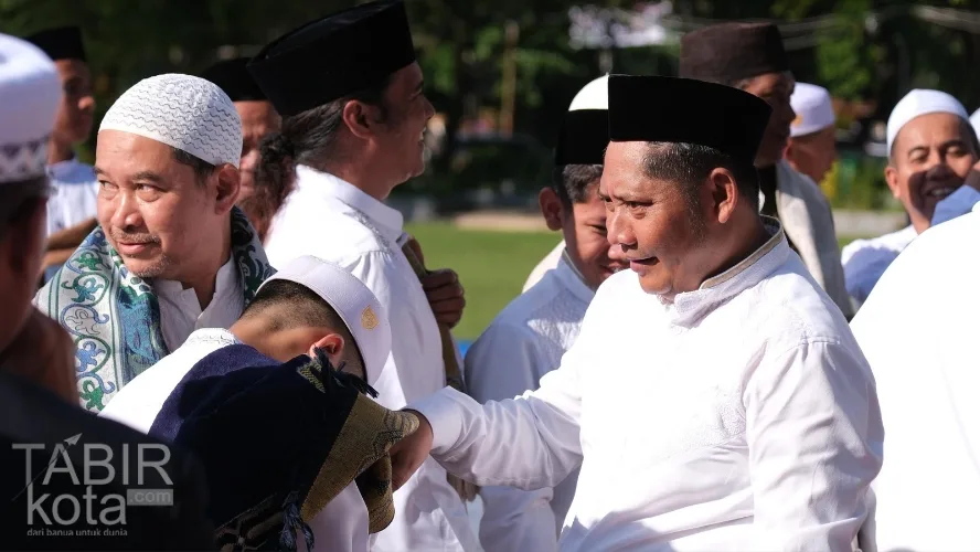 Shalat Idul Adha di Dwi Warna, Bupati HST Tekankan Penguatan Nilai Kemanusiaan