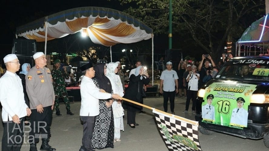 Bupati dan Wabup Tapin Lepas Pawai Takbir Keliling di Rantau dan Binuang