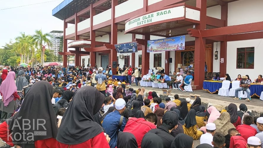 Senam Santri Semarak Tahun Baru Islam, Asisten II Setda Barsel Ajak Terapkan Gaya Hidup Sehat