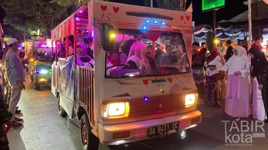 Maknai Ibadah Kurban, Bupati HST Lepas Pawai Takbiran Idul Adha