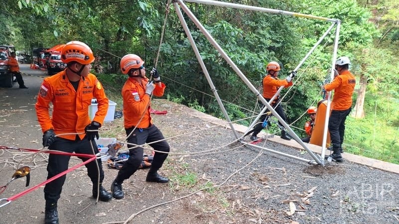 Tingkatkan Profesionalisme, Basarnas Banjarmasin Gelar Latihan SAR di Aranio