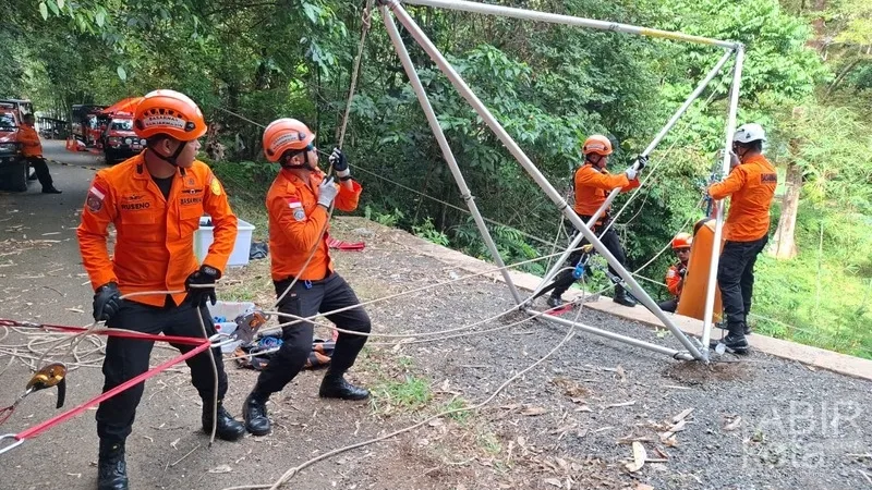 Tingkatkan Profesionalisme, Basarnas Banjarmasin Gelar Latihan SAR di Aranio