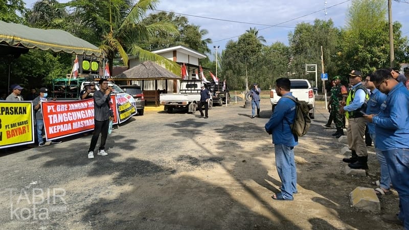 Desak Komitmen Perusahaan, Warga Binderang Tapin Tuntut PT BRE Selesaikan Pembayaran Lahan