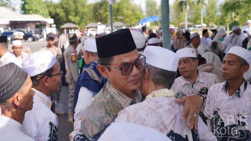 Sambut Kepulangan Jemaah Haji, Wabup Balangan Do’akan Semoga Mabrur dan Mabrurah