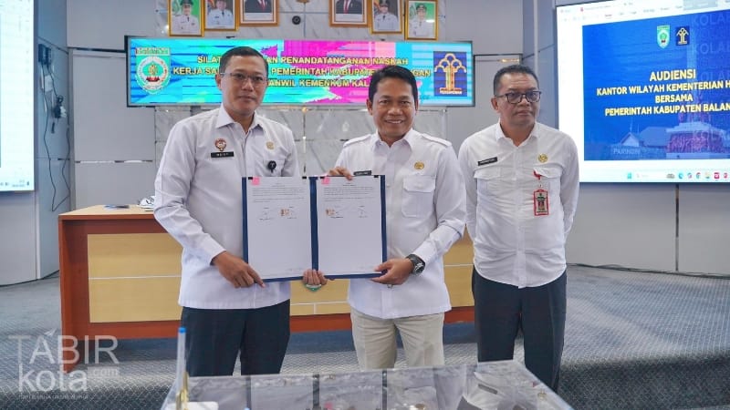 Perkuat Regulasi dan Perlindungan Inovasi, Pemkab Balangan – Kemenkum Kalsel Tandatangani Naskah Kesepakatan Kerja Sama