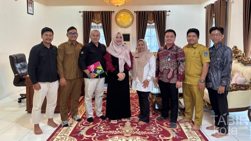Ketua TP PKK HSS Ajak Masyarakat Meriahkan Teater Dundang Banih di Ramu Art Festival