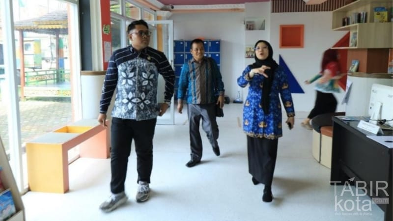 Gali Strategi Peningkatan Literasi, Komisi I DPRD Kotabaru Kunker ke Dispersip Kalsel