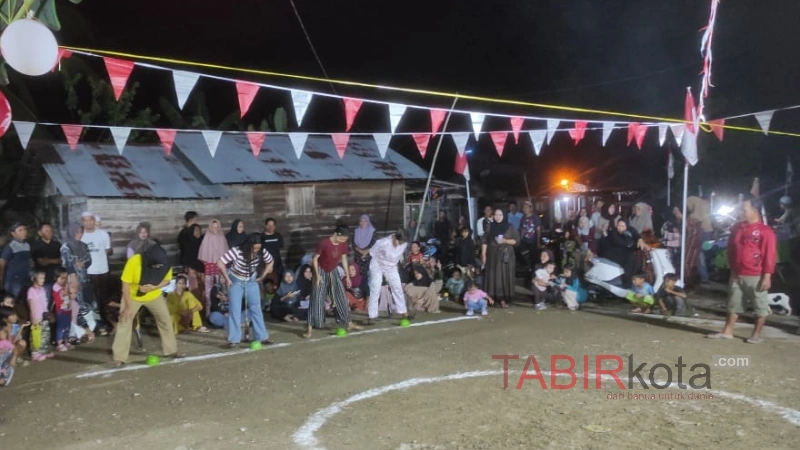 Lomba Tendang Baskom Dengan Terong