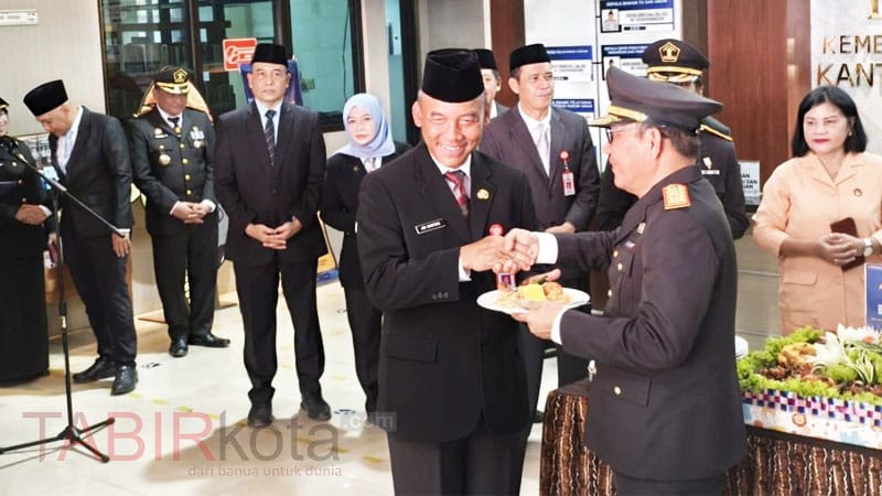 Peringatan Hari Pengayoman ke-80, Pemkab Kotabaru Terima Penghargaan dari Kanwil Kemenkum Kalsel