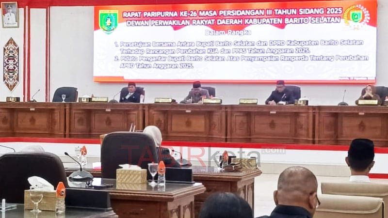 Paripurna DPRD ke-26, Wabup Barsel Sampaikan Persetujuan KUA-PPAS dan Ranperda APBD 2025