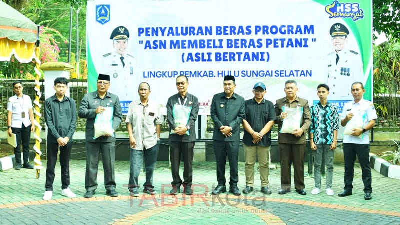 Dukung Ketahanan Pangan Daerah, Pemkab HSS Salurkan Beras ASLI BERTANI