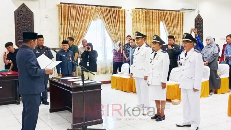 Kukuhkan Perpanjangan Jabatan Pambakal, Wabup Barsel Ingatkan Tugas Harus Sesuai Peraturan