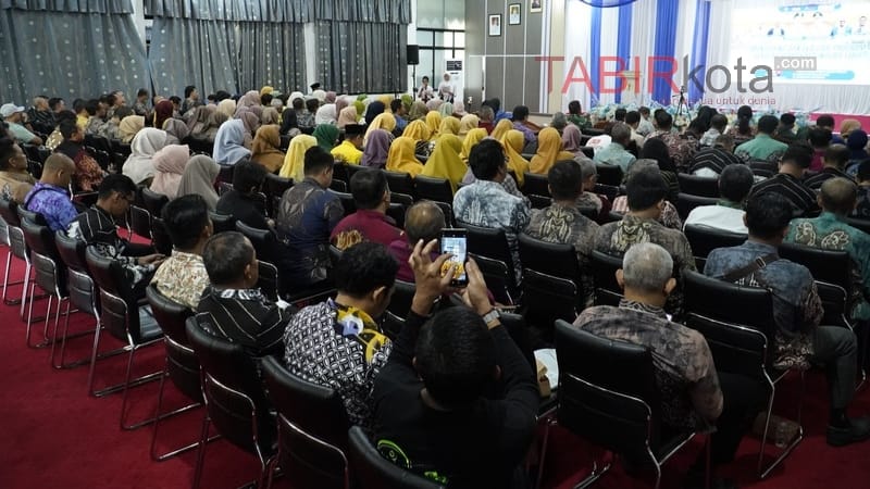 Buka Monev SBI, Bupati HST Pastikan Generasi Muda Peroleh Pendidikan Terbaik