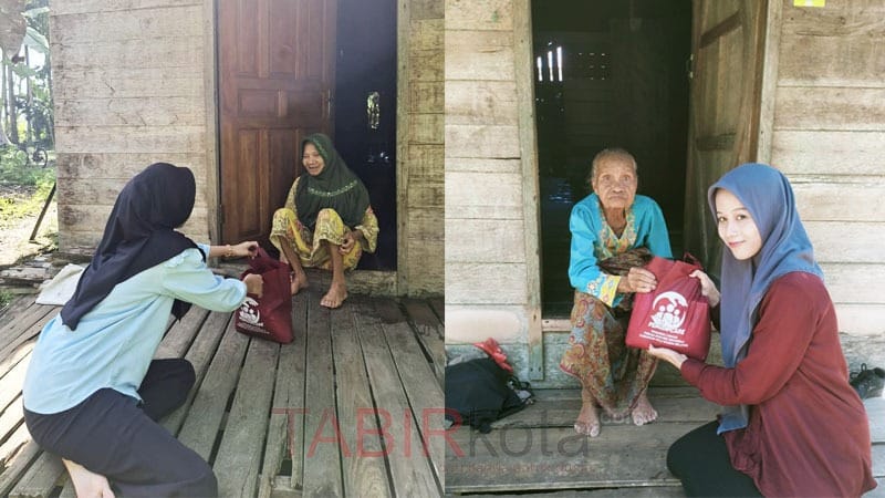 Peringati Maulid Nabi, PC PMI HSS Bagikan Sembako untuk Lansia Rentan