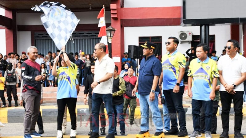 Buka Kejuaraan Motoprix Bupati Cup 2025, Wabup Barsel: Ajang Pembinaan Atlet Otomotif Daerah