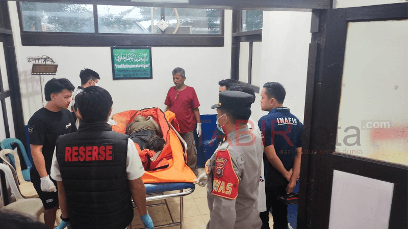 Penemuan Mayat Tersangkut “Raba” di Sungai Pajukungan HST Hebohkan Warga