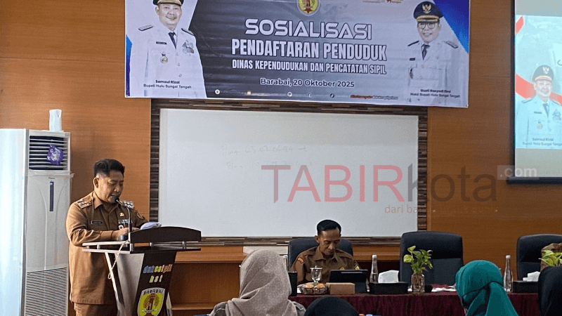 Buka Sosialisasi Pendaftaran Penduduk, Bupati HST Ajak Warga Sadar Administrasi