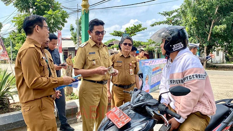 Dampingi Sosialisasi UPPD Paringin, Wabup Balangan Imbau Warga Manfaatkan Pemutihan Pajak Kendaraan Bermotor