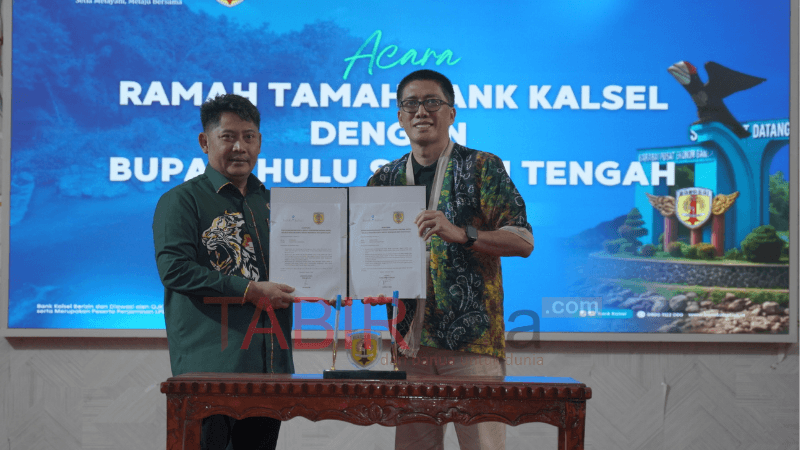 UMKM di Lapangan Dwi Warna Dapat CSR Bank Kalsel, Bupati HST Yakin Daya Tarik Kawasan Meningkat