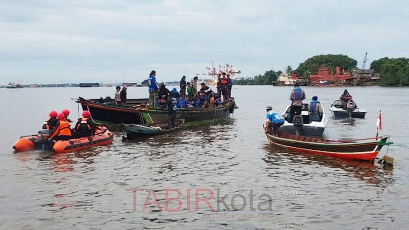 Tim SAR Gabungan Temukan Korban Klotok Batu Bara Karungan yang Tenggelam di Sungai Barito