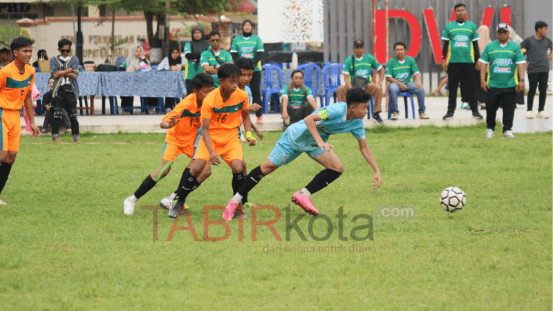 Turnamen Bupati HST Cup Tingkat SMP Ditutup, Bang Rizal: Menang atau Kalah Jadikan Pembelajaran